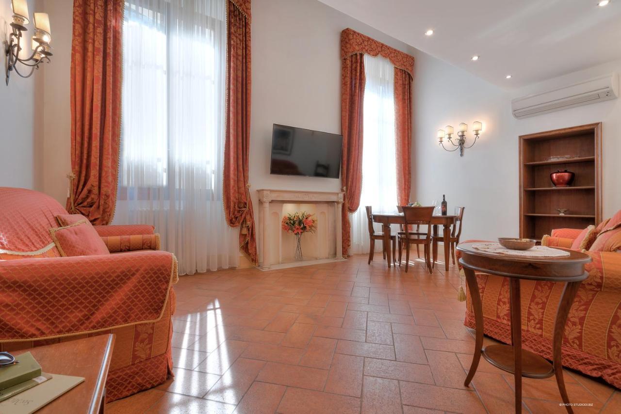 First Of Florence Extérieur photo