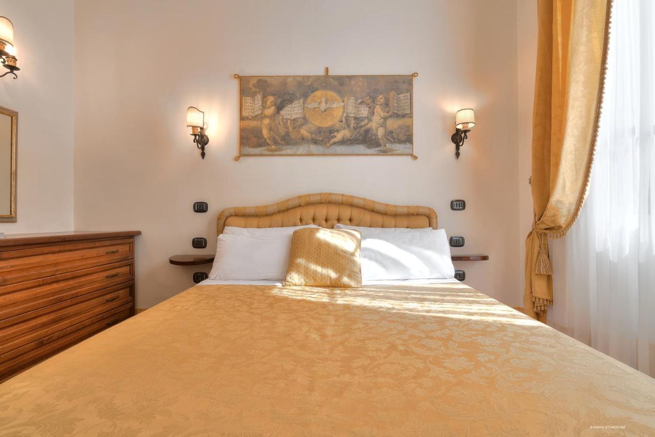 First Of Florence Extérieur photo