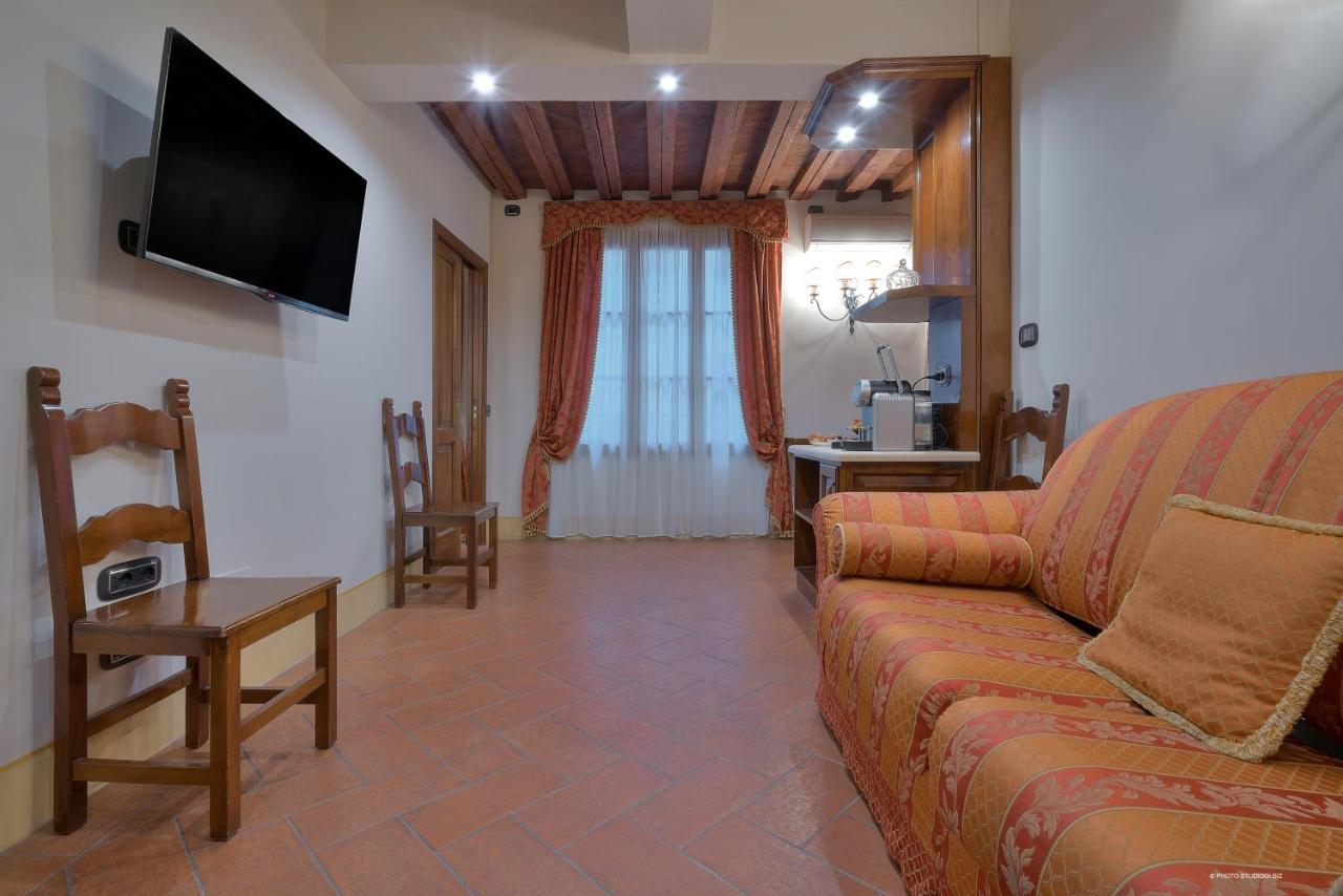 First Of Florence Extérieur photo